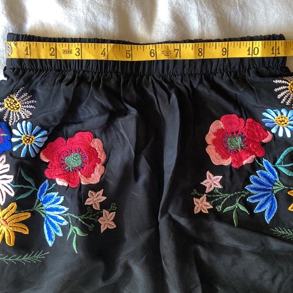 RESERVED💫Chasing Unicorns Every Little Thing She Does Is Magic Silk Crepe Shorts - Picture 16 of 17